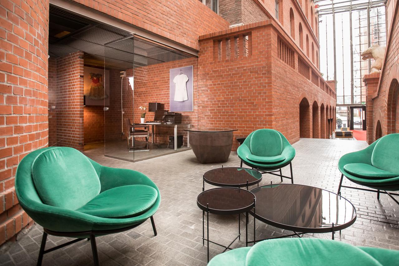Hotel Blow Up Hall 5050 Posen Exterior foto