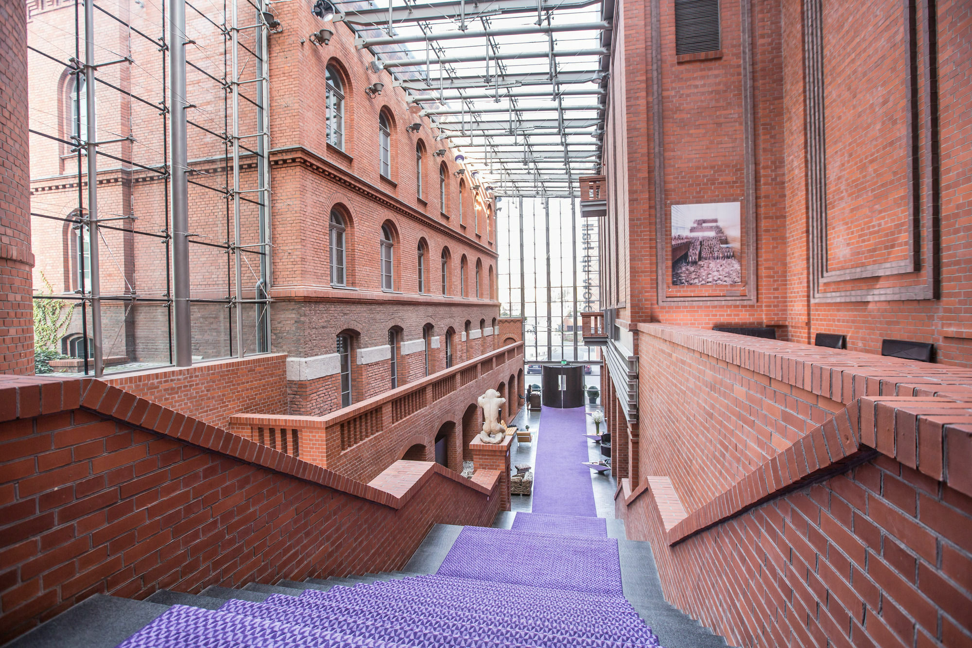 Hotel Blow Up Hall 5050 Posen Exterior foto