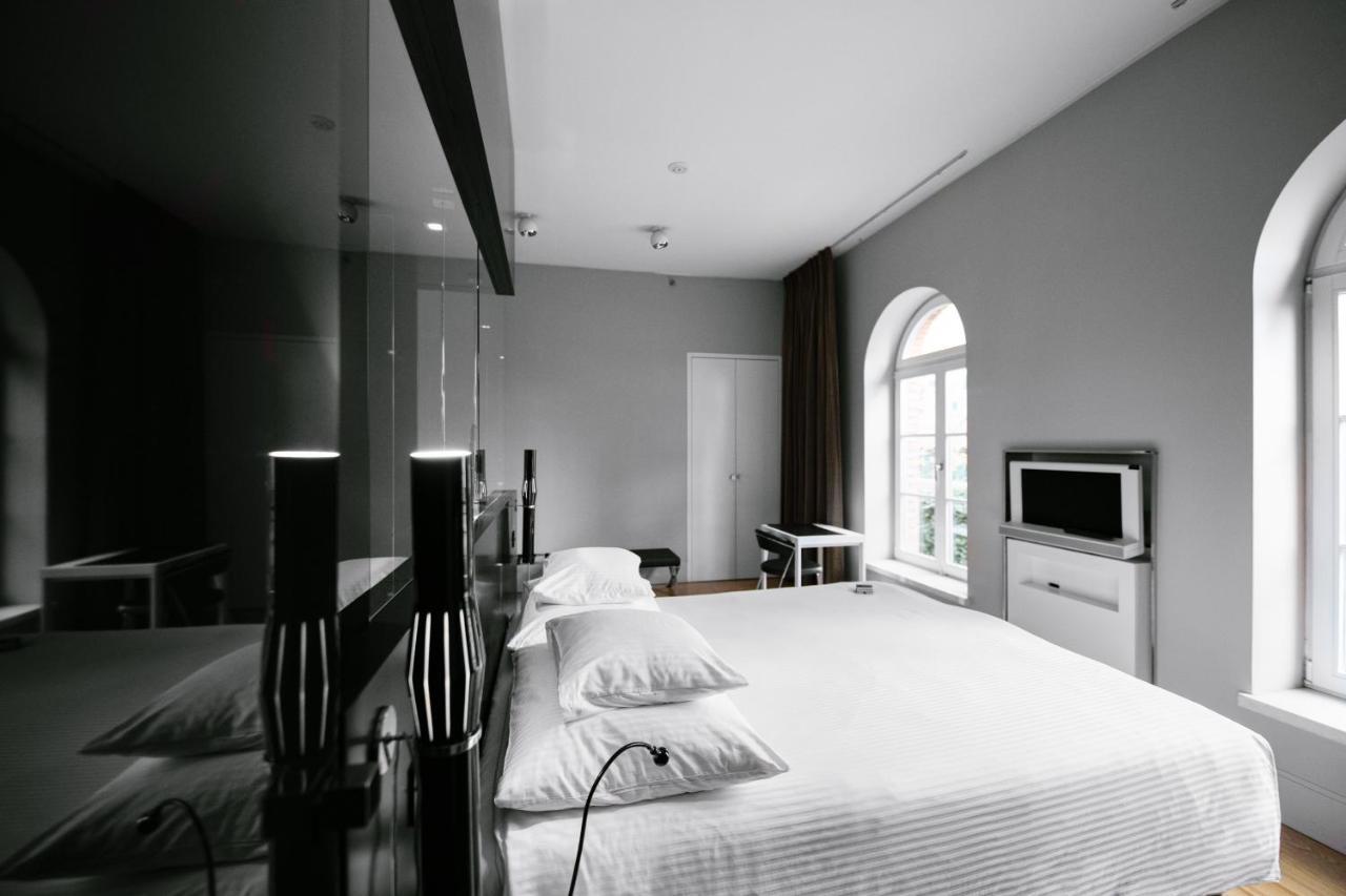 Hotel Blow Up Hall 5050 Posen Exterior foto
